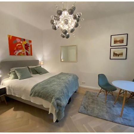 Design Apartment In A Former Monastery فيينا المظهر الخارجي الصورة